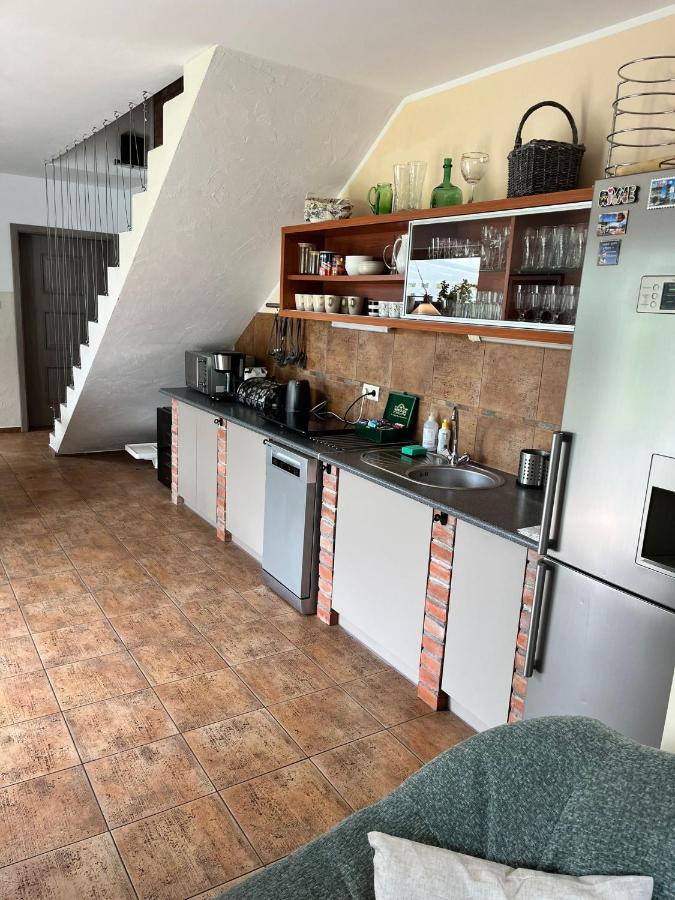 Dom W Trawach Apartman Smoldzinski Las Kültér fotó