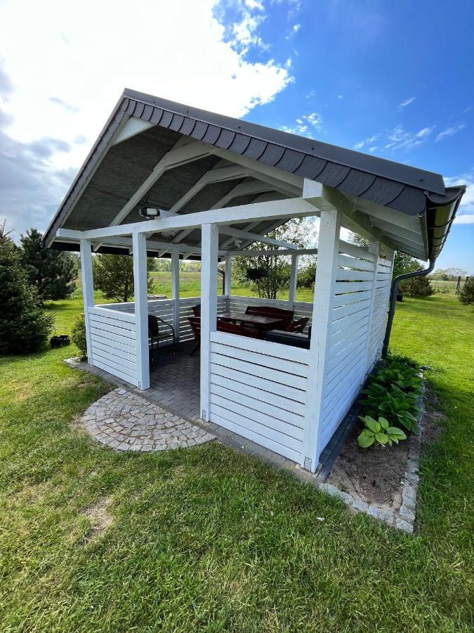 Dom W Trawach Apartman Smoldzinski Las Kültér fotó