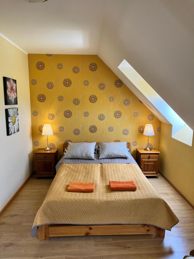 Dom W Trawach Apartman Smoldzinski Las Szoba fotó