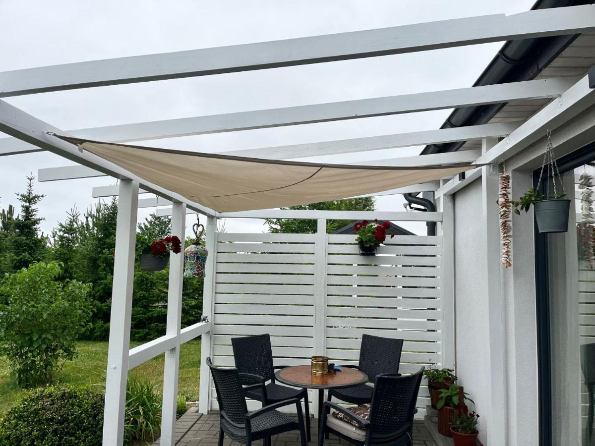 Dom W Trawach Apartman Smoldzinski Las Kültér fotó