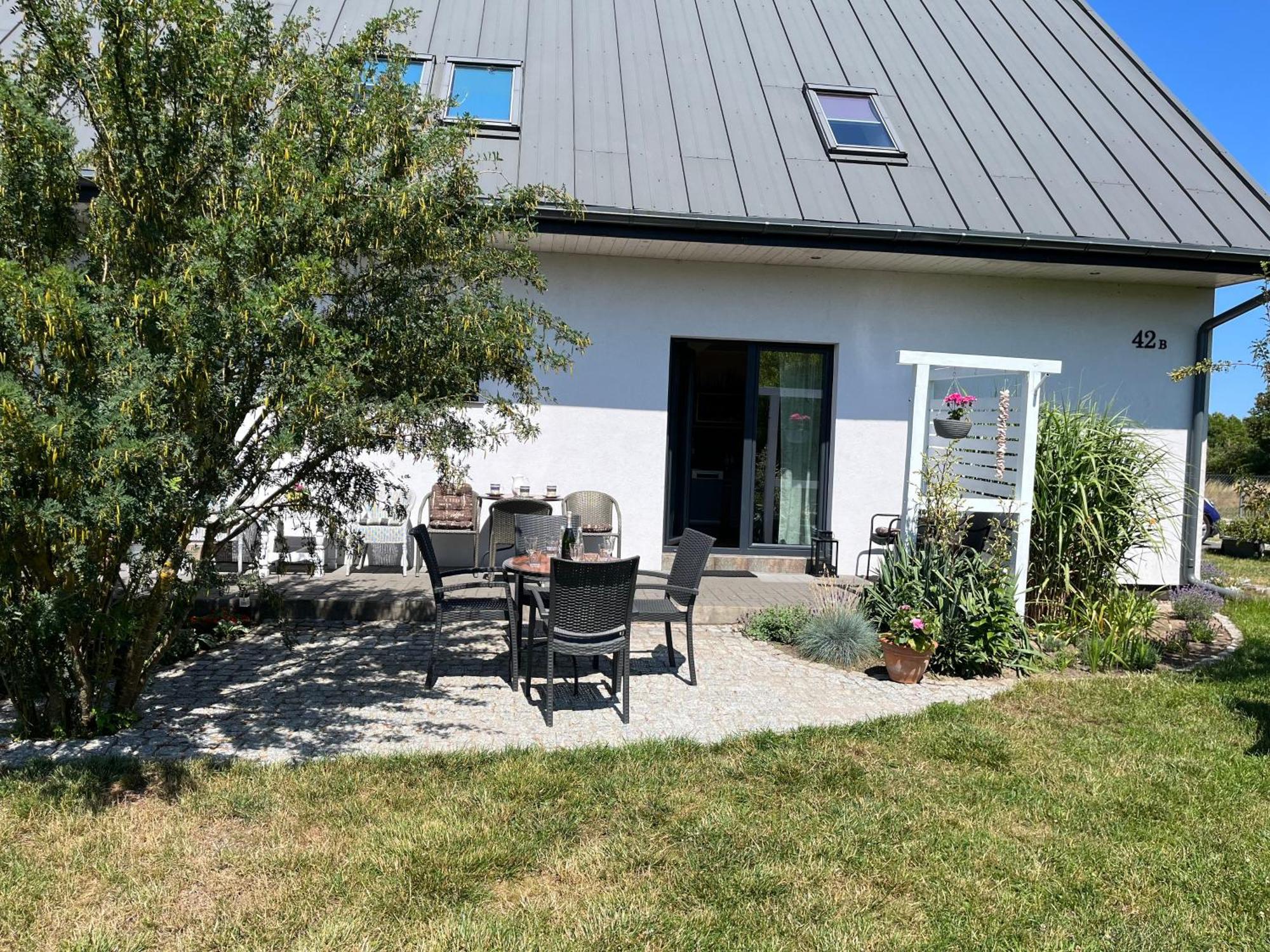 Dom W Trawach Apartman Smoldzinski Las Kültér fotó