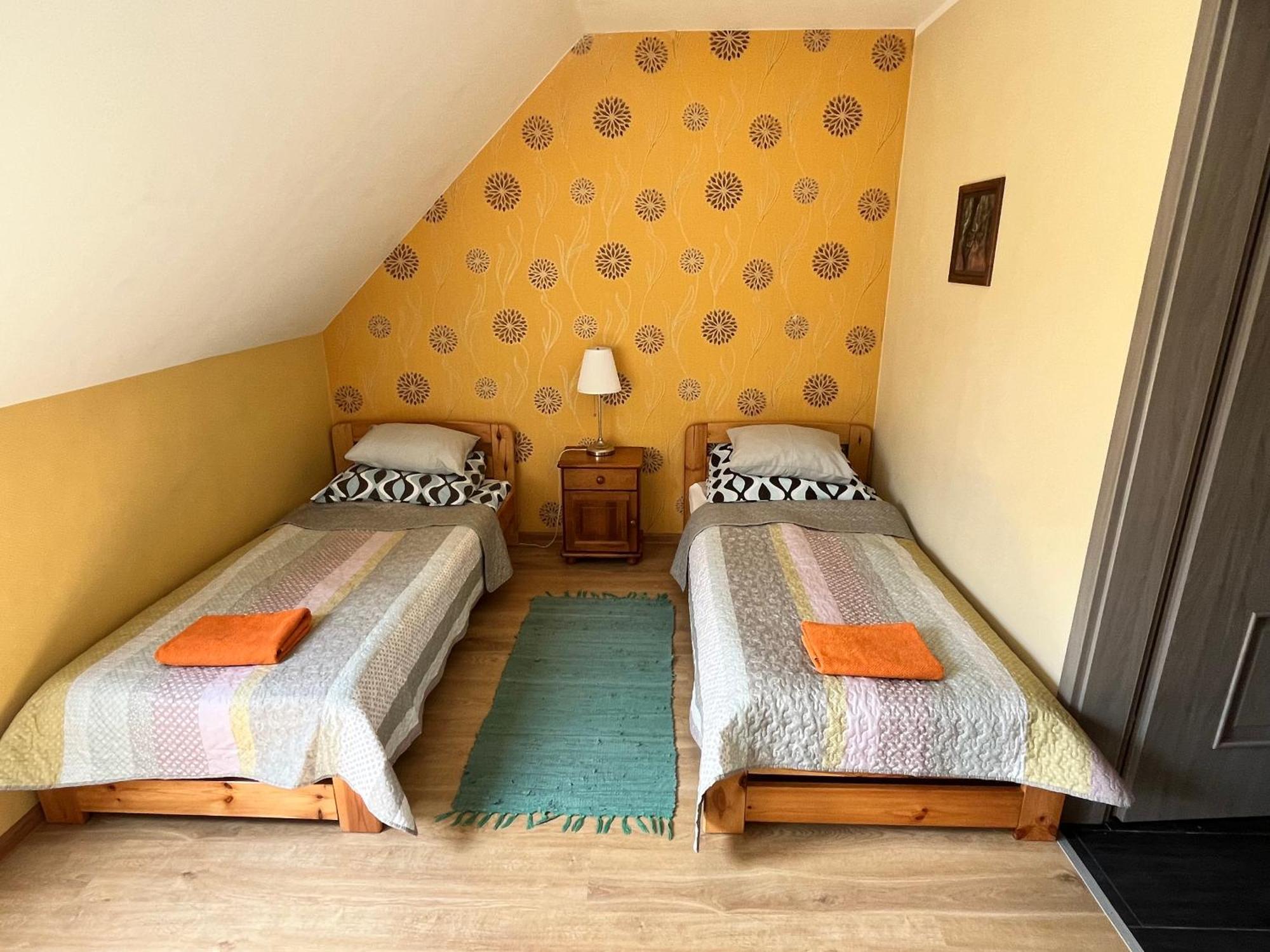 Dom W Trawach Apartman Smoldzinski Las Szoba fotó